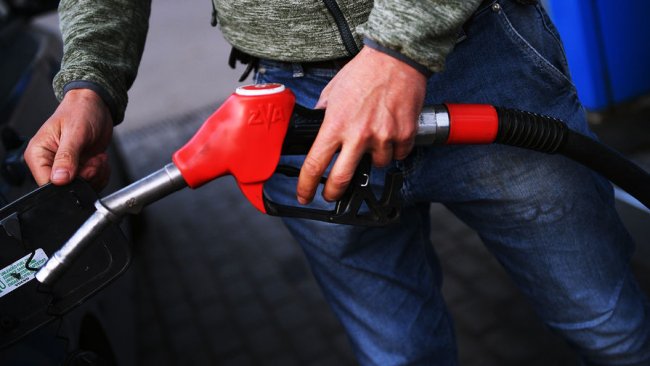 Ценам на бензин предсказали изменение в пределах инфляции - «Бизнес»