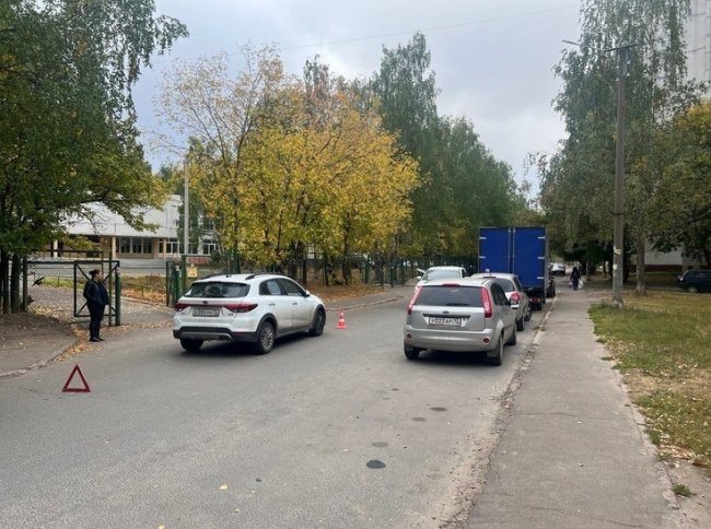 У школы № 9 в Йошкар-Оле автомашина сбила мальчика