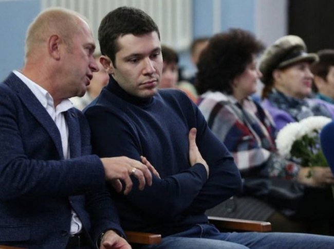 Алиханов поручил проверить администрацию Янтарного после скандала со взяткой