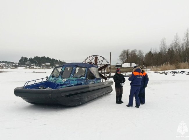 Инспекторы МЧС Карелии задержали нарушителя на Ладожском озере