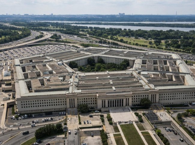 Пентагон выгнал журналистов из своей штаб-квартиры после решения суда