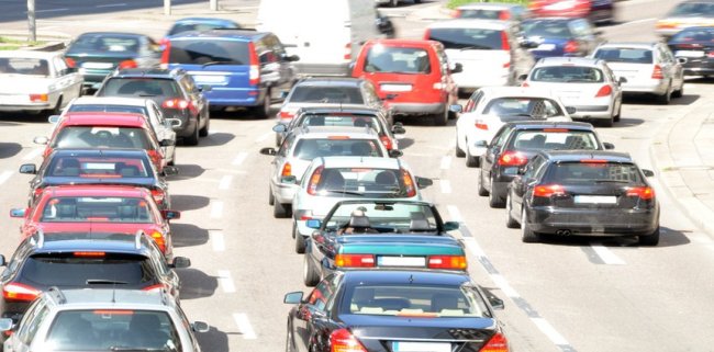 В мире упал спрос на новые машины - «Компьютеры и интернет»